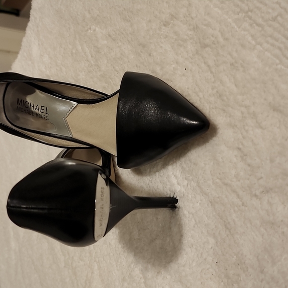 Black Micheal kors shoe - Picture 3 of 3